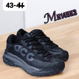 Nike ACG Sneakers